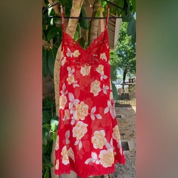 Victoria’s Secret Floral Lace Red négligée Slip lingerie Chemise Medium - Picture 4 of 16